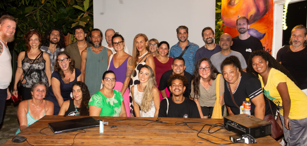 Imagem com os membros participantes do 4º encontro